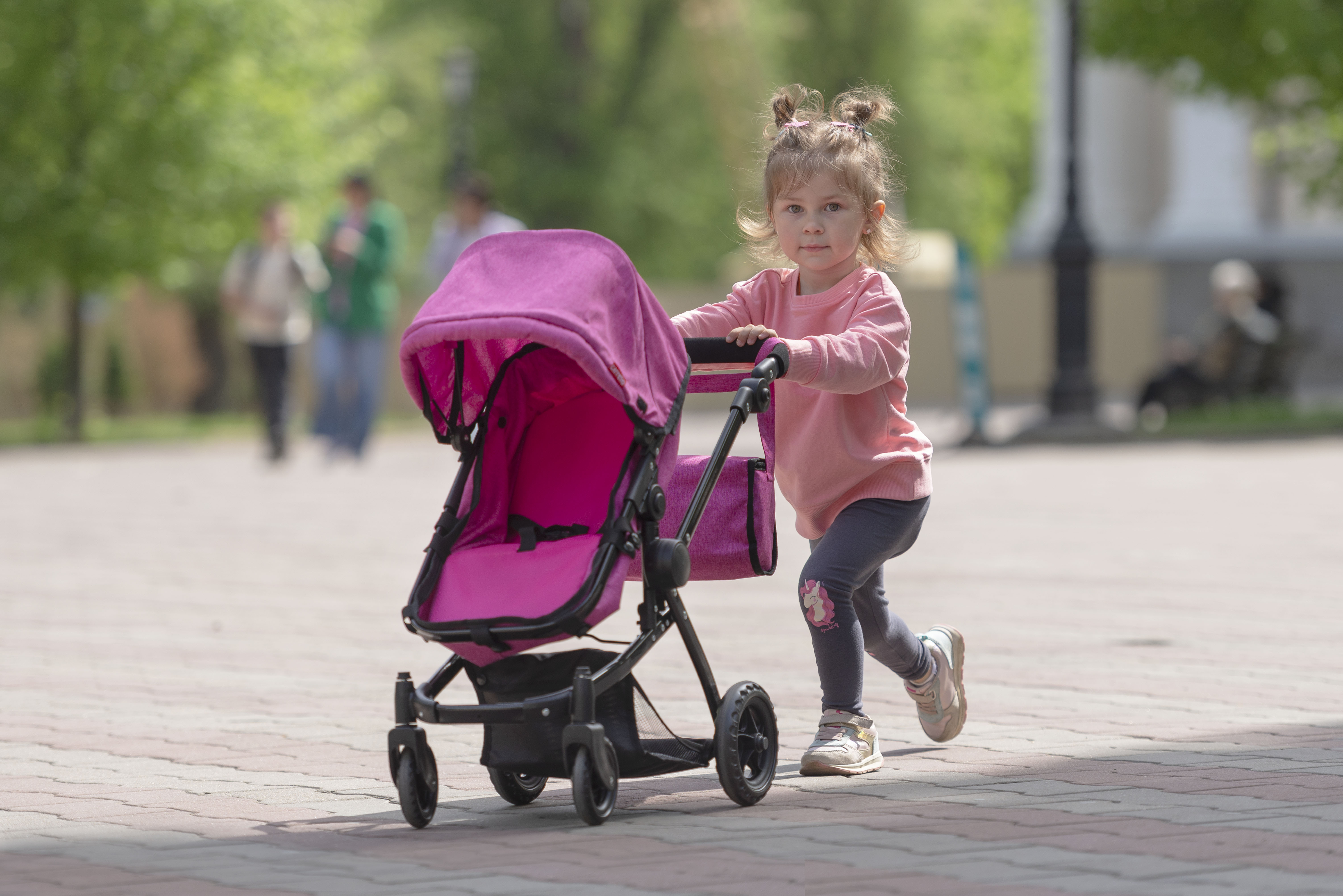 Мама, коляска і я. П'ять історій про майже доросле життя 2