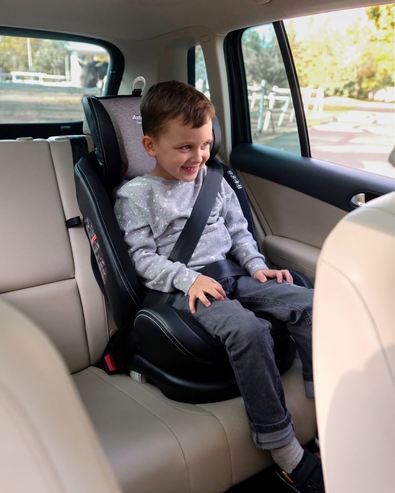 Космічна поїздка від Carrello, або як малюк подружився з автокріслом 7